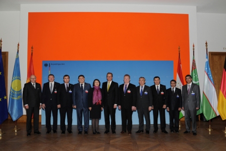 https://archive.greencentralasia.org/wp-content/uploads/2016/11/High_ranking_officials_on_7-8_March_2012_in_Berlin.jpg